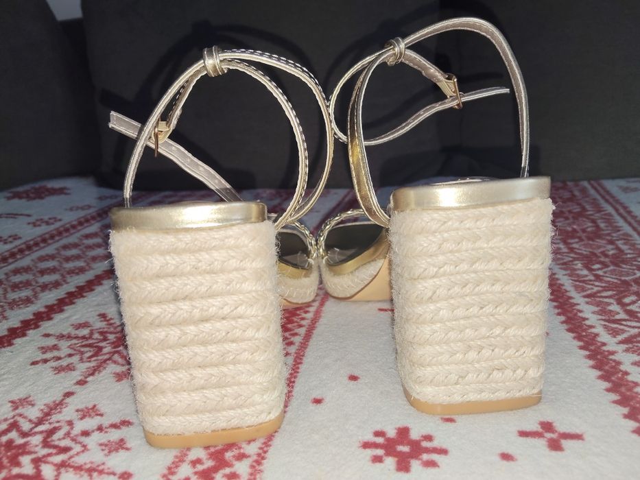 Sandale ocazie aurii