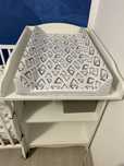 Vând masă de înfășat ikea + saltea