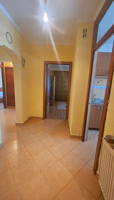 Inchiriez apartament 3 camere decomandat semicentral Exercitiu