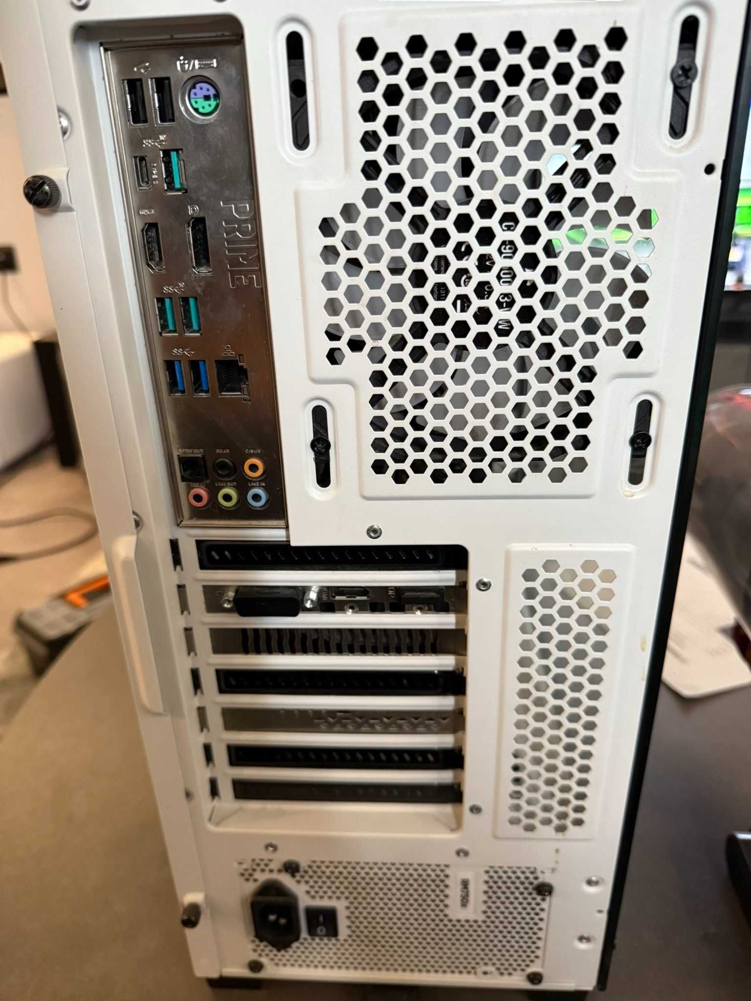 Настолен компютър Intel I9 9900K, 32GB, 1660 GTX