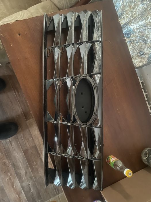 Продам решетку радиатора