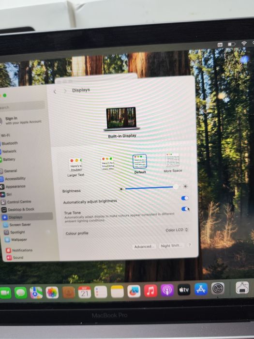 Macbook pro retina 2019, 13 inch, i7, touchbar, 16 gb ram