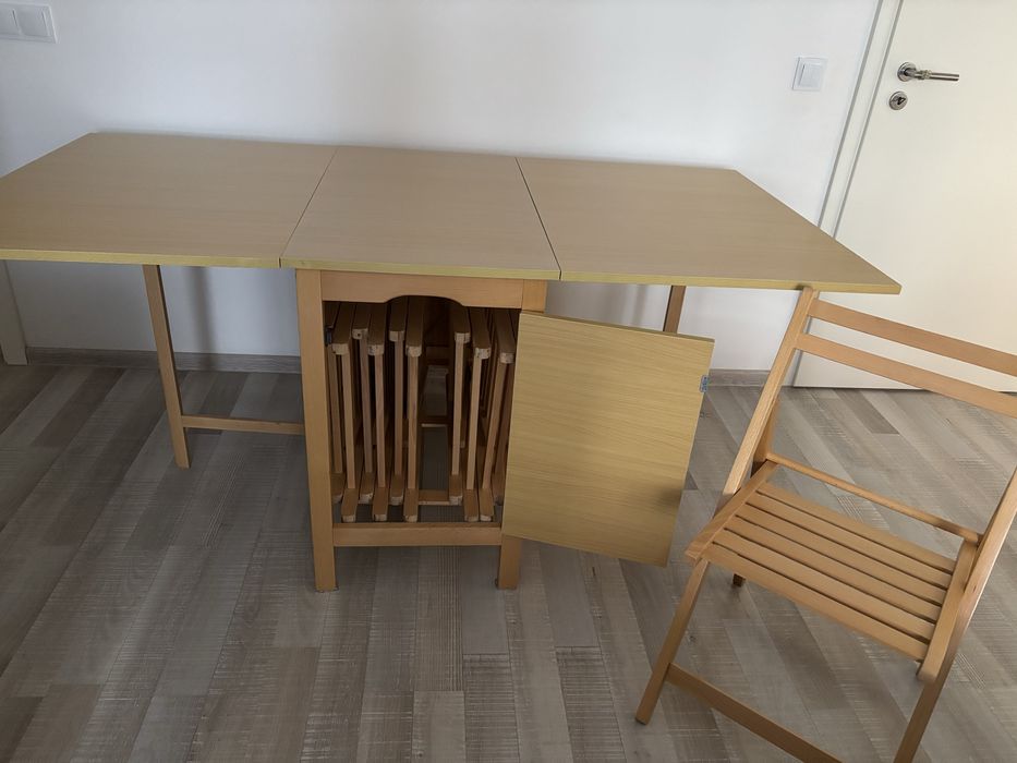 Vand masa pliabila cu 6 scaune, impecabila