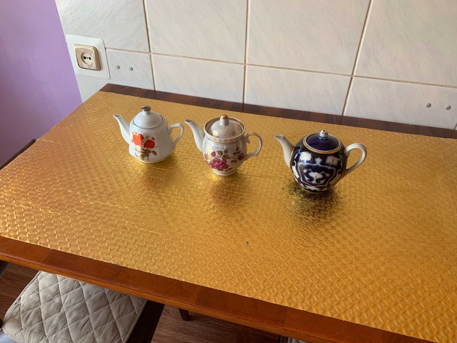 Продам чайники заварные из фарфора белого цвета (сделано в Чехии)