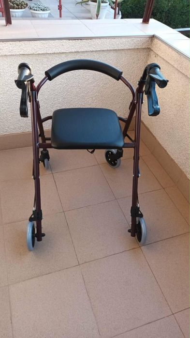 Ролатор, неизползван