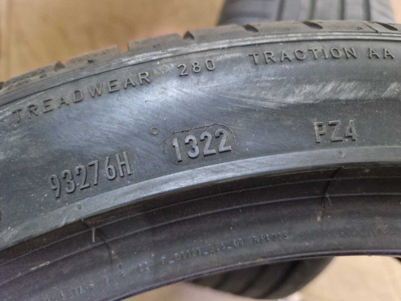 2 Pirelli R19 245/40 Anvelope de vară Dot1322