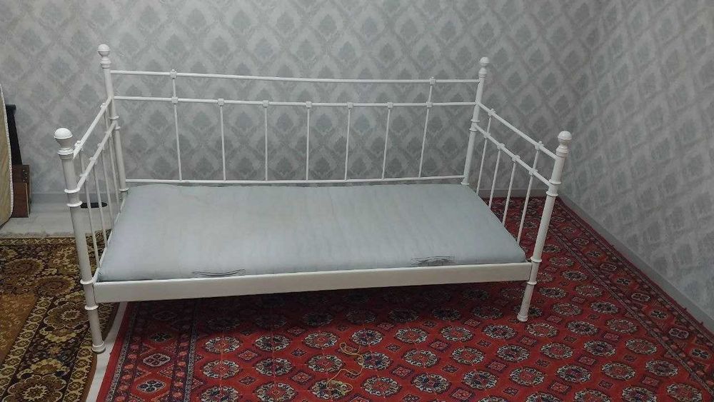 Продаюю Б\У ванна - раковина - стол - кровати