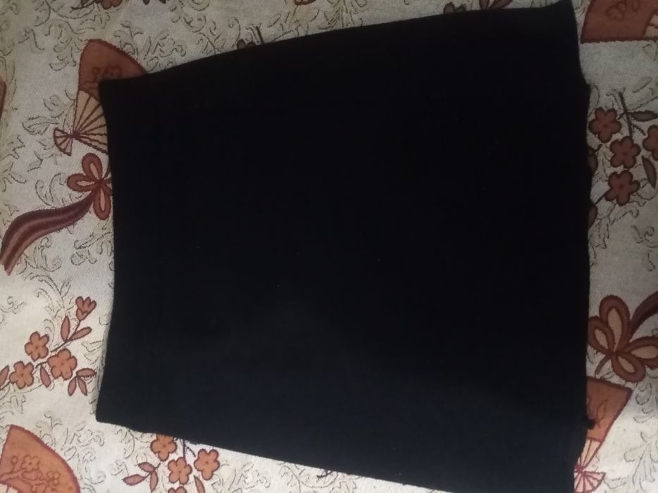 Отдаи женские вещи бесплатно.