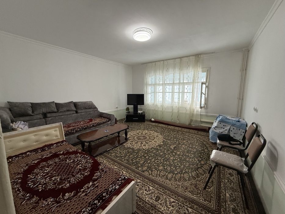 Panelniyda 2 xonali uy arenda 1 etajda joylashgan