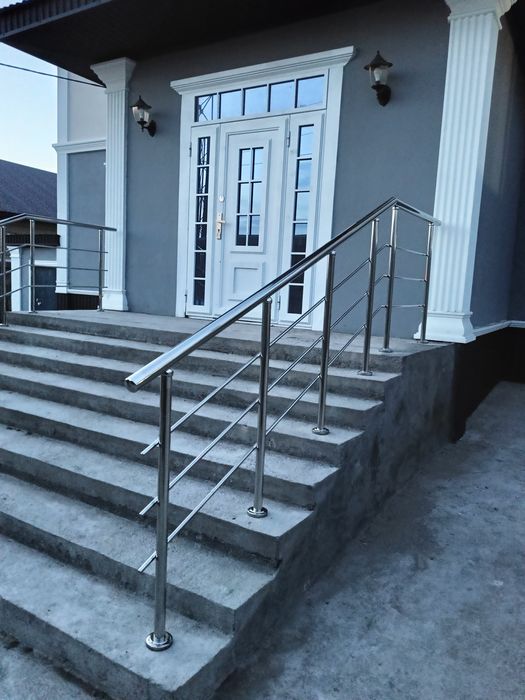 Изготовление из нержавейки:перила,айшики,калитки, лестницы,поручни