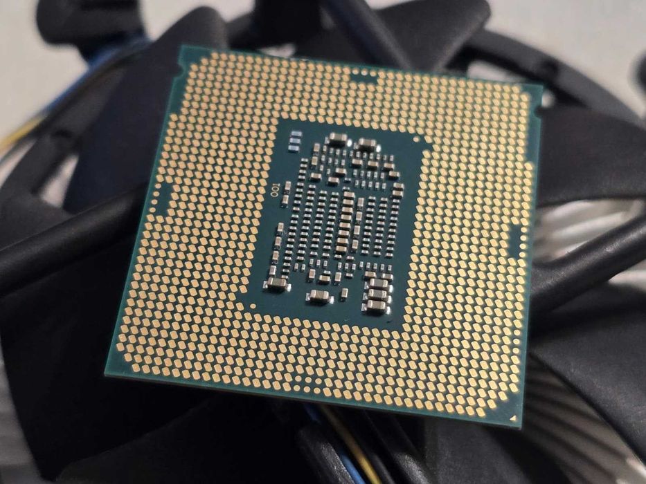 Procesor Intel Core i3-8100 4-Cores 3.60GHz 6MB Cache, Gen. a 8-a, BOX