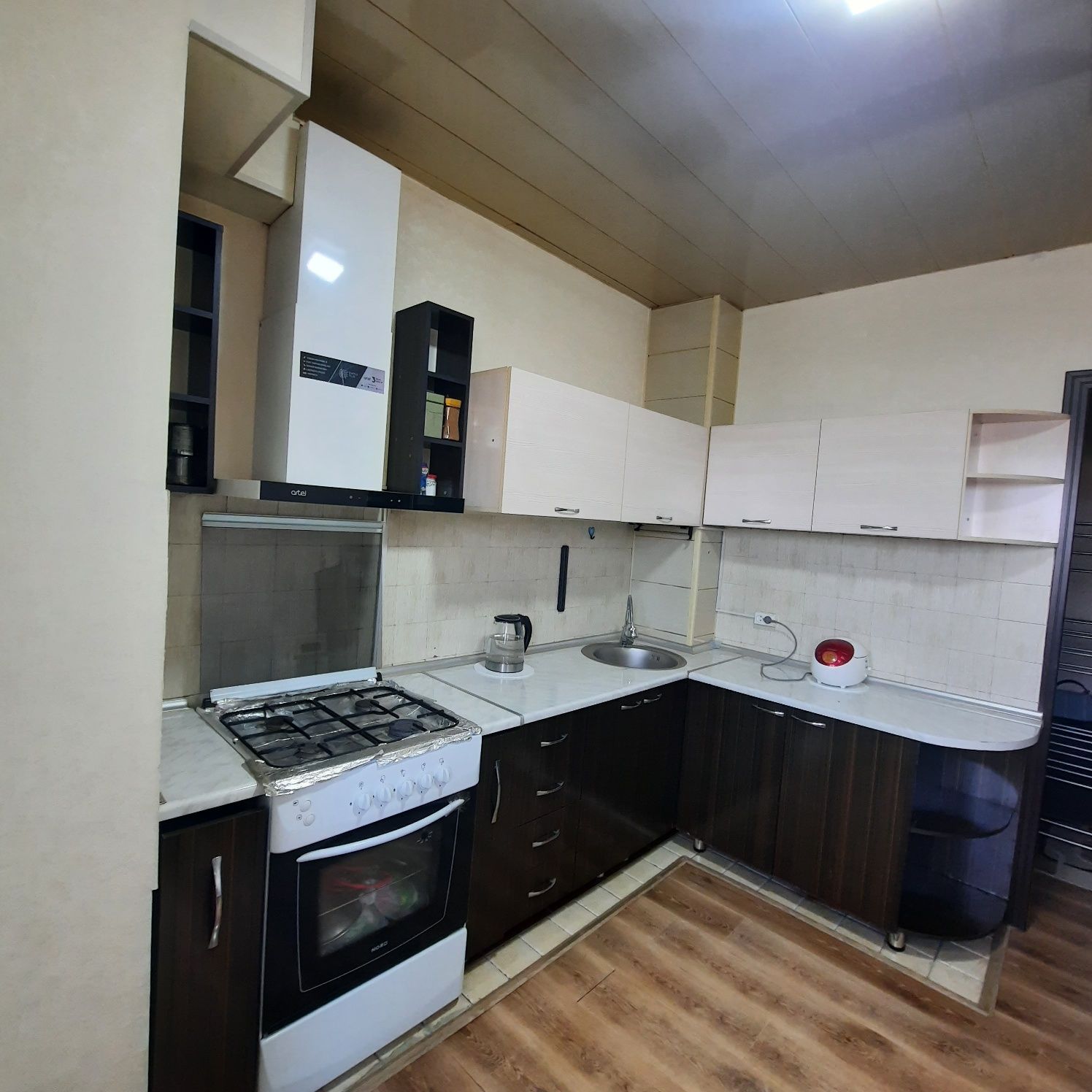 Продам 2-ую уютную квартиру,возле метро Гафур Гуляма