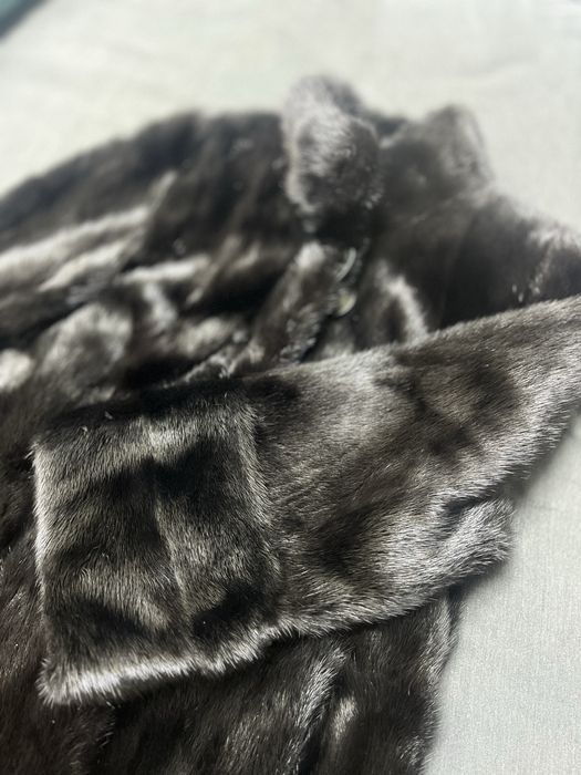 Продам шубу в идеальном состоянии причина продажи стал маленьким