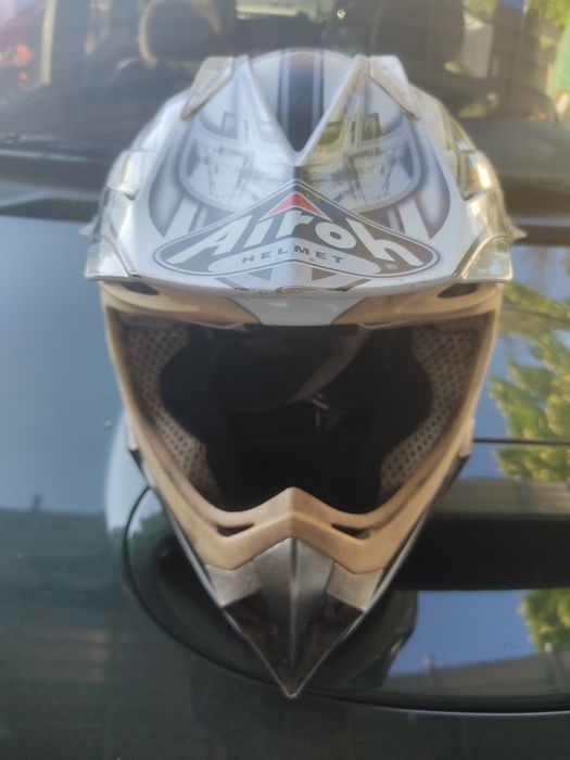 Каска Airoh. helmet