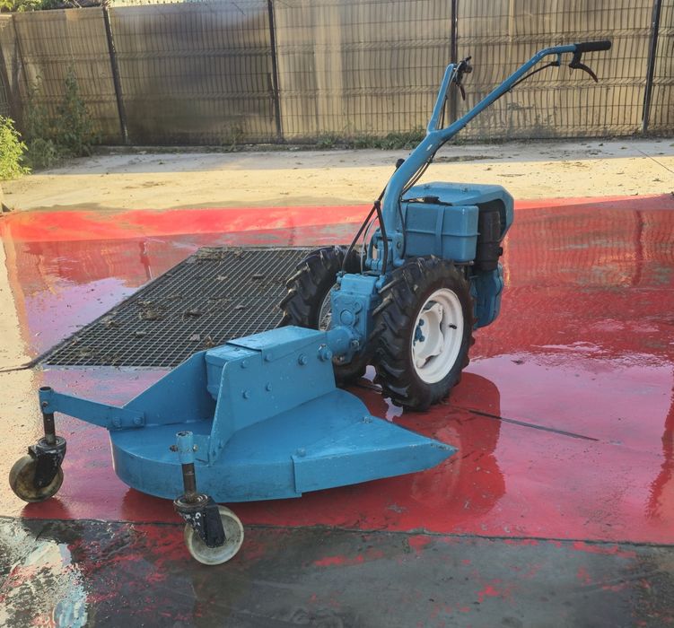 Vând motocultor Bertolini 12cp diesel, cu mai  multe accesorii