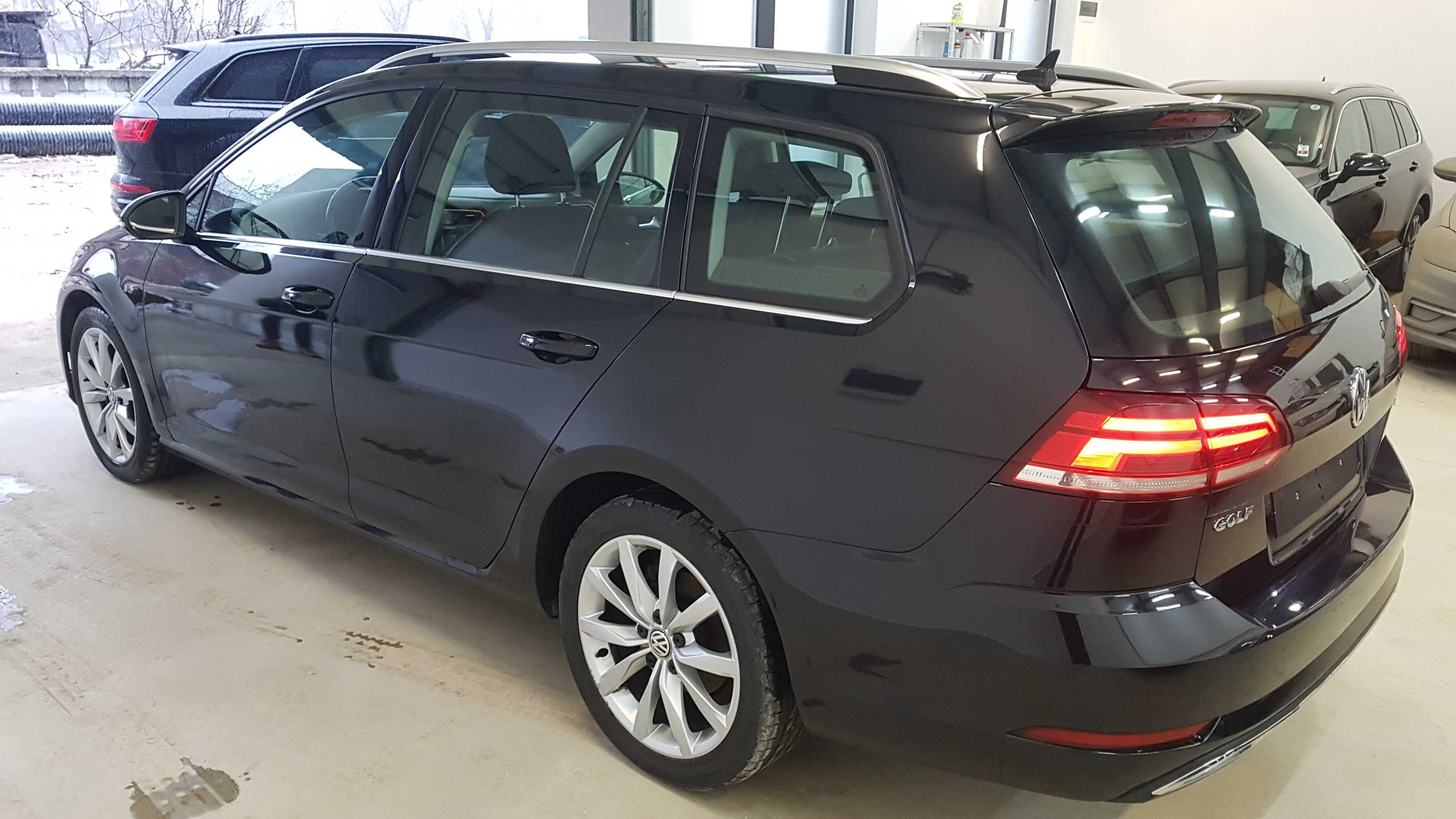 VW Golf Variant Highline Digital 1.6TDI