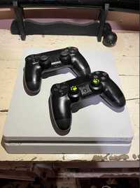 Play station 4 slim 1 Tb