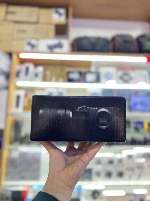 Sony 6700 + sony 18-135 kit