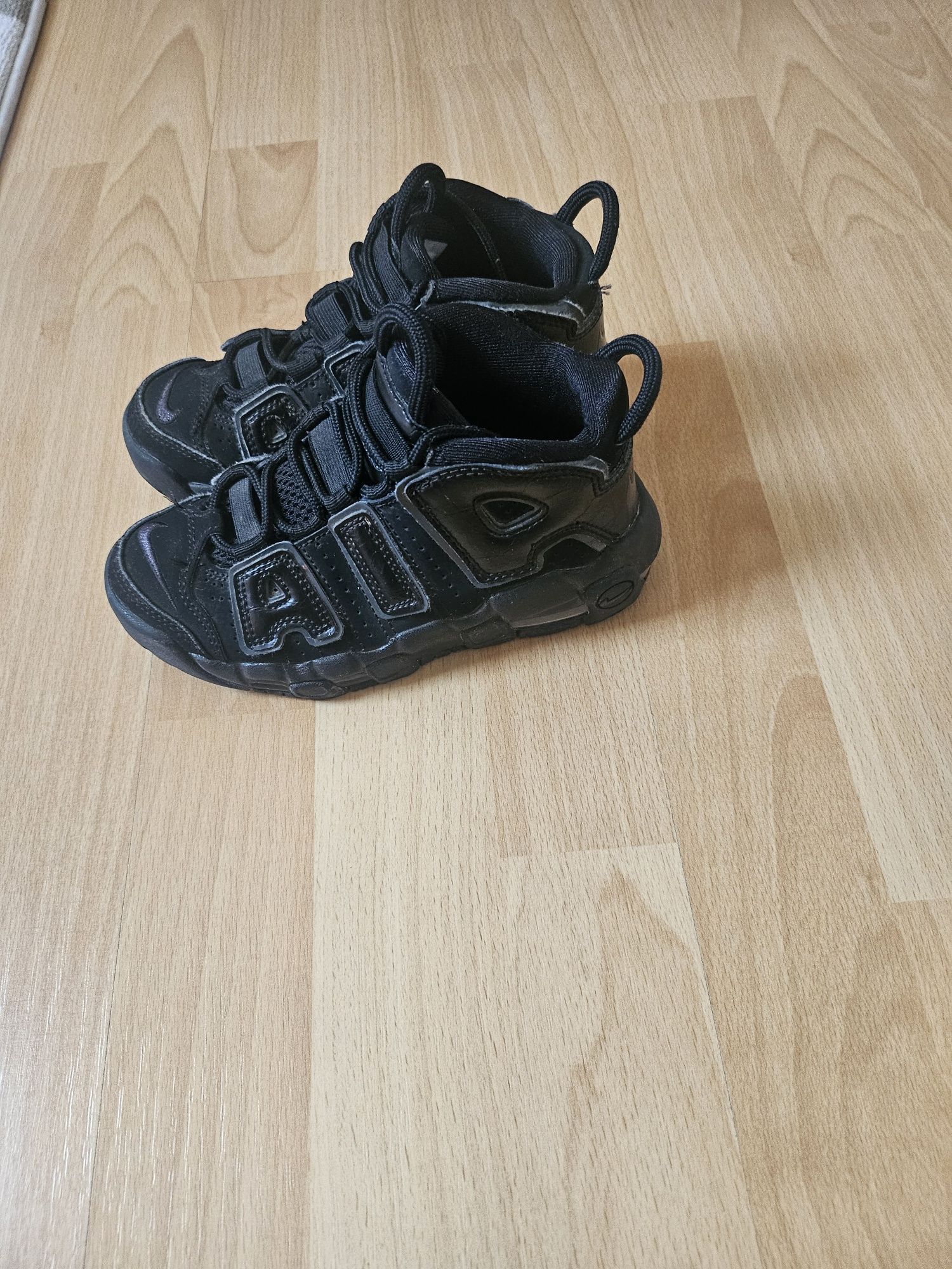 Nike air more uptempo