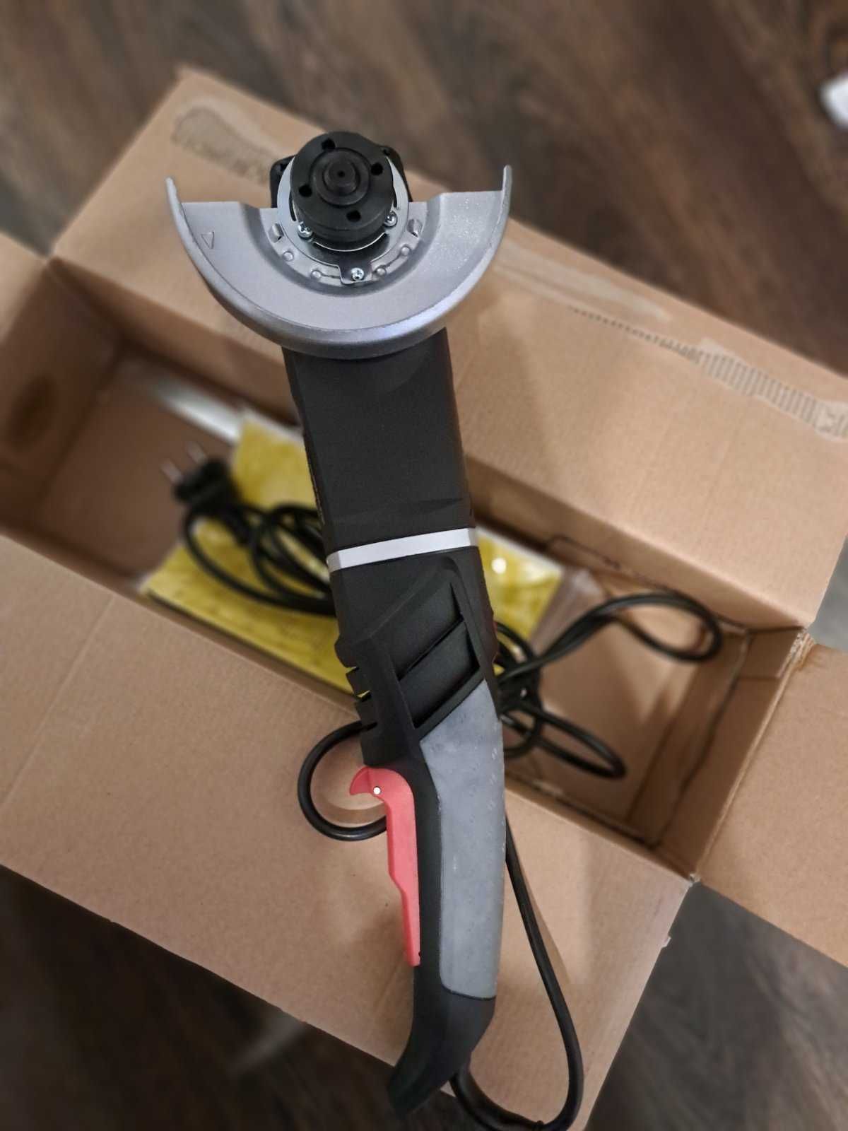 Ъглошлайф Skil 9012 AA /  1200W, Ø125 с въртяща се задна ръкохватка