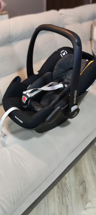 Столче,Кошница за кола Maxi-Cosi - Pebble Pro, i-Size, 40-87 cm, Essen