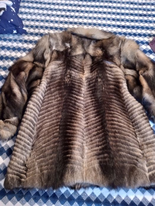 Vând haina de blana