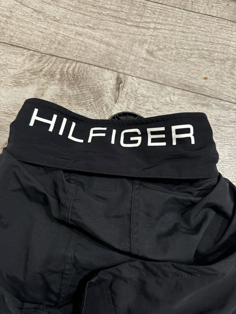 Продам вктровку Tommy Hilfiger