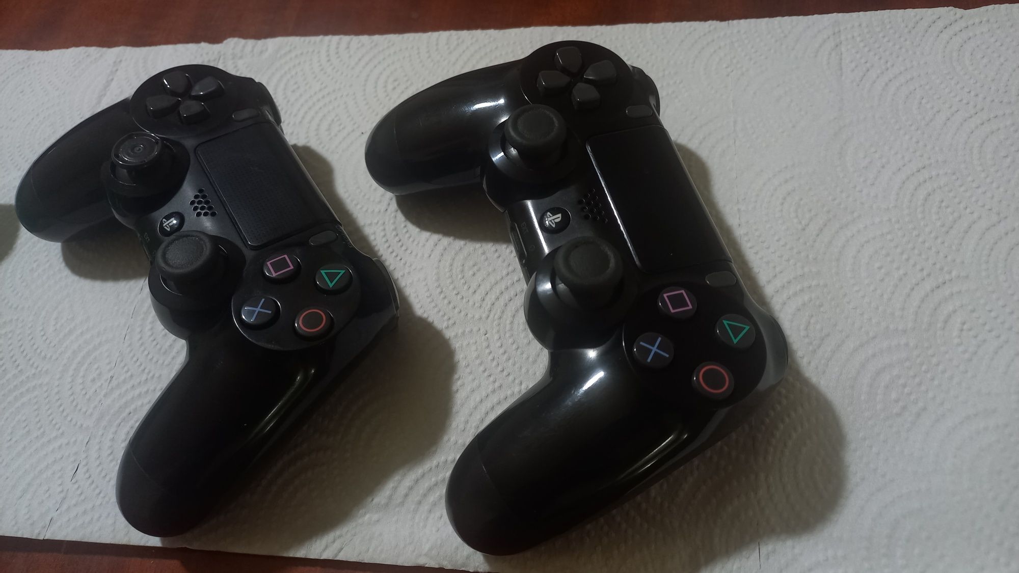 PS 4 joystick 2 ta 250.000 dan xar biri
