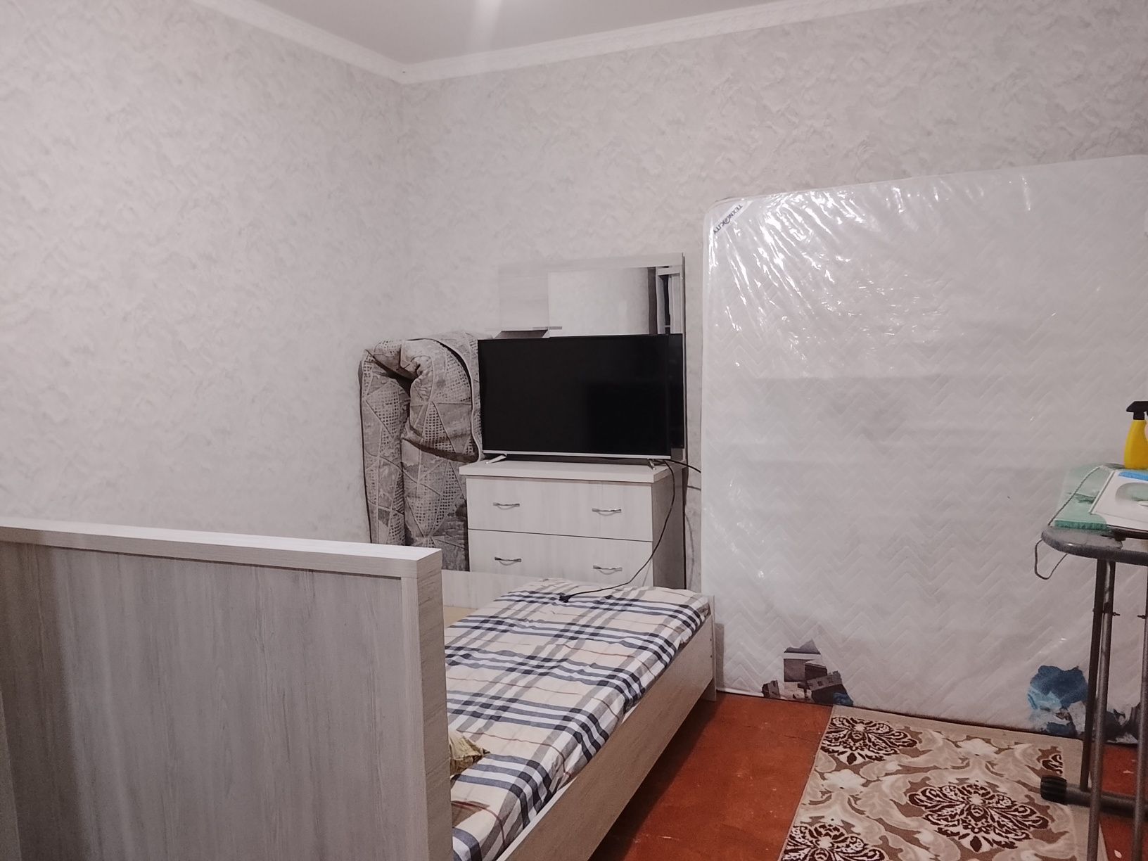 4 sotok 5 xonali uy sotiladi xamma sharoyitli