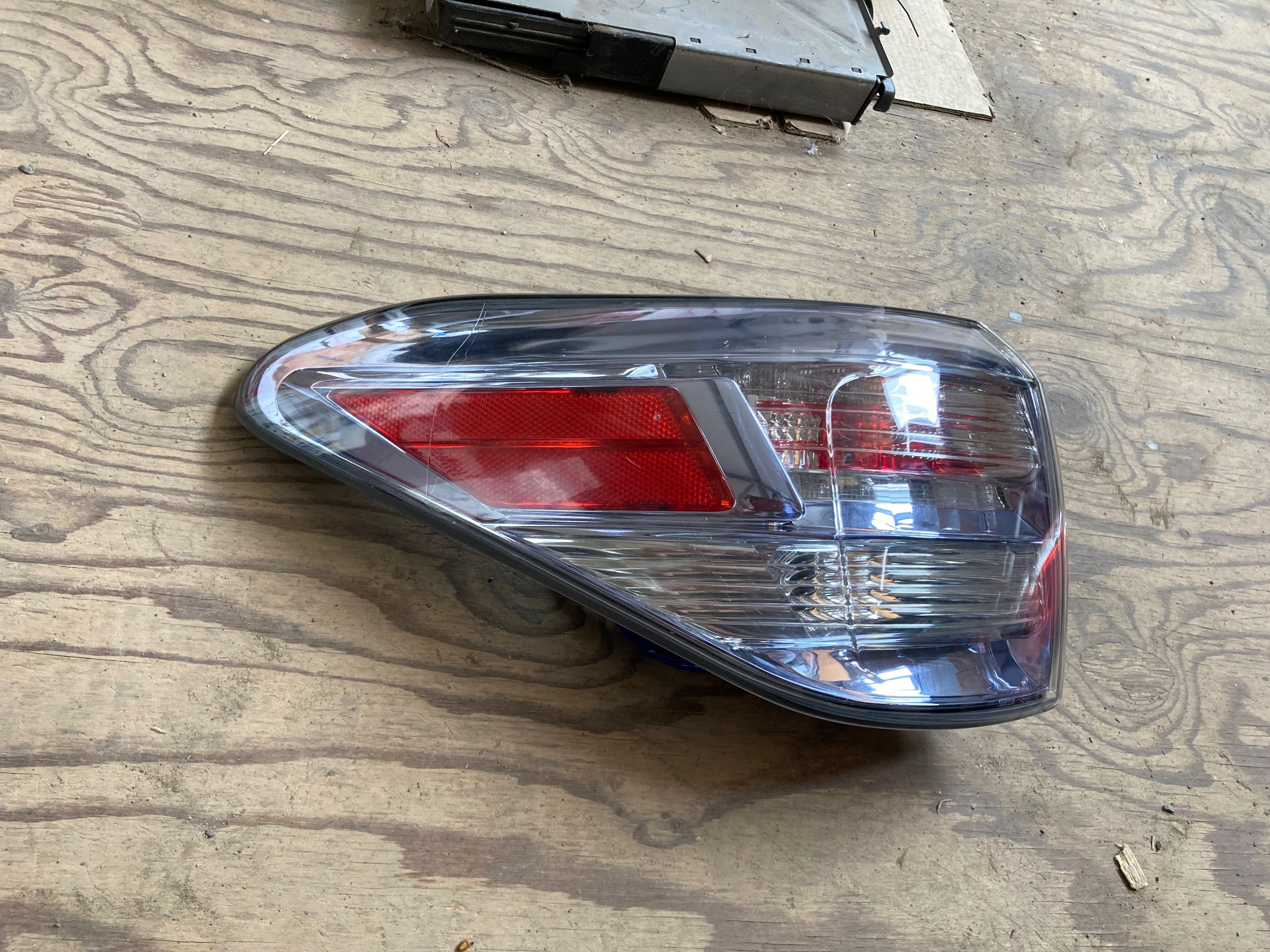 Оригинален Ляв стоп за Lexus RX350, RX450. 09-12.