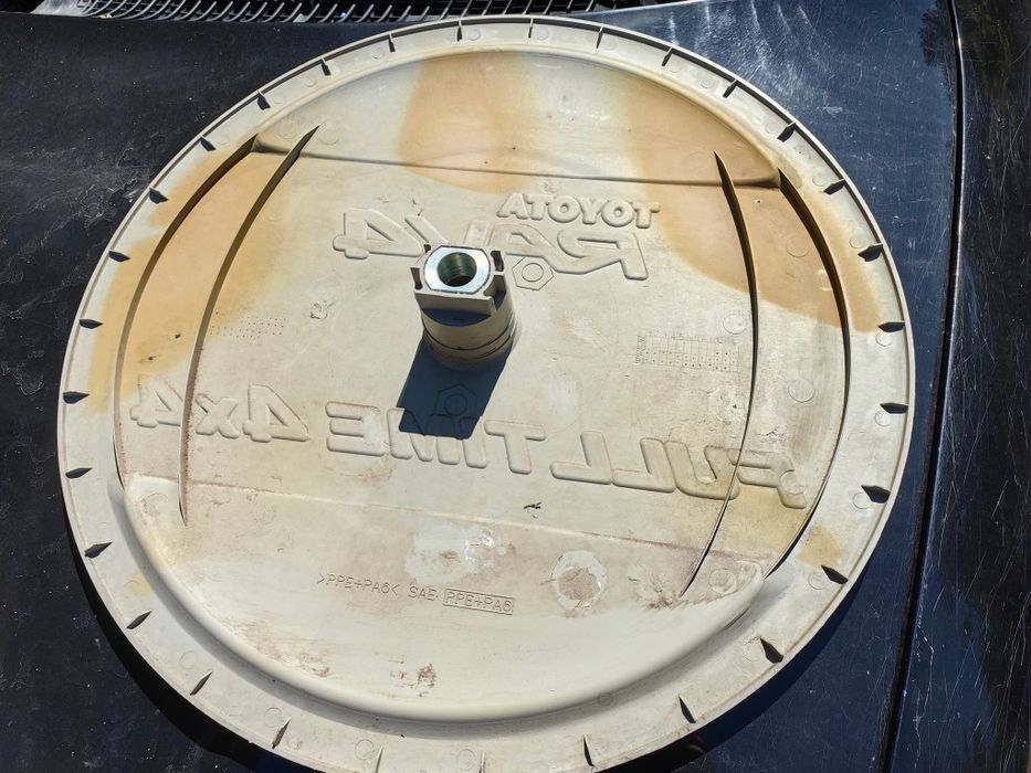 Оригинален капак за резервна гума за рав 4 1994 - 2000г rav 4 kapak gu