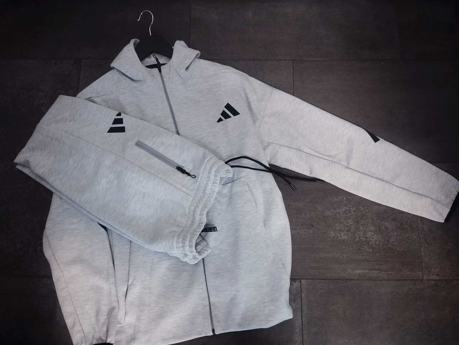 Спортни екипи Adidas