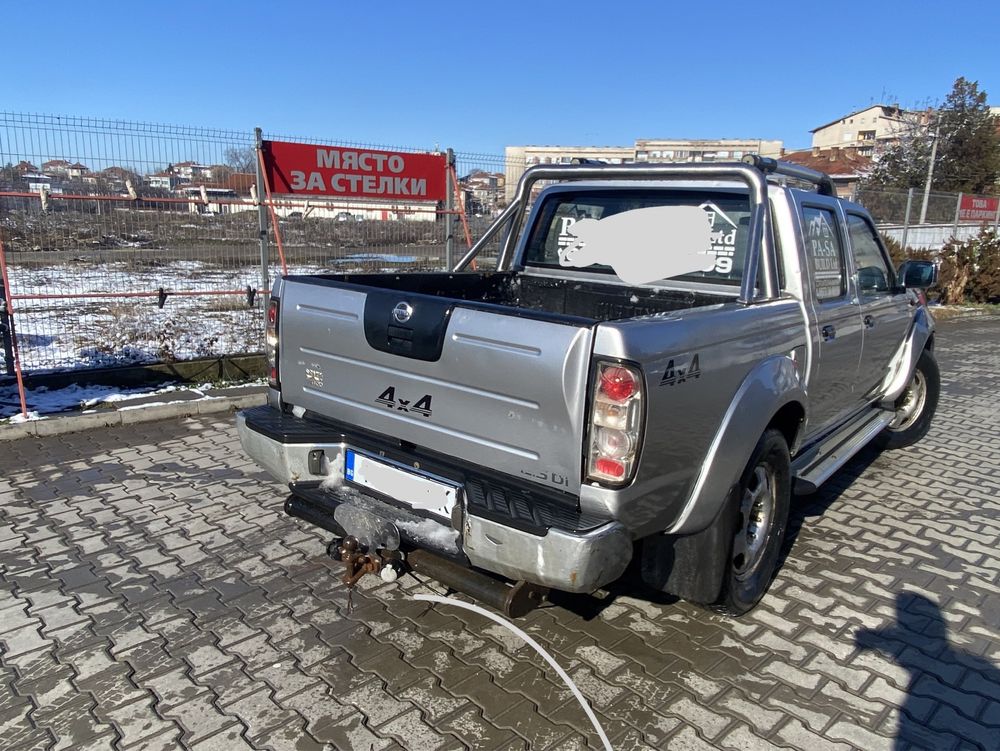 Nissan Navara 2.5 DI YD25 мотор 133 коня на части 2004година