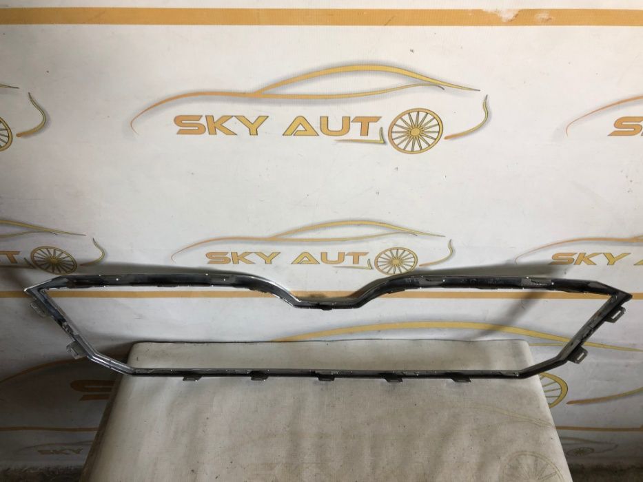 Orament crom grila radiator Skoda Superb dupa 2013 cod 3T0853607B