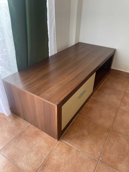 Vand comoda TV, stare foarte buna