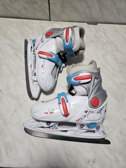 Patine 1511 gheata reglabile marime 31-32-33-34  .