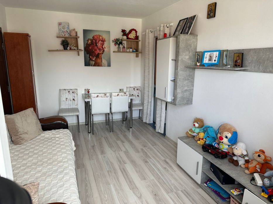 Vand apartament 3 camere
