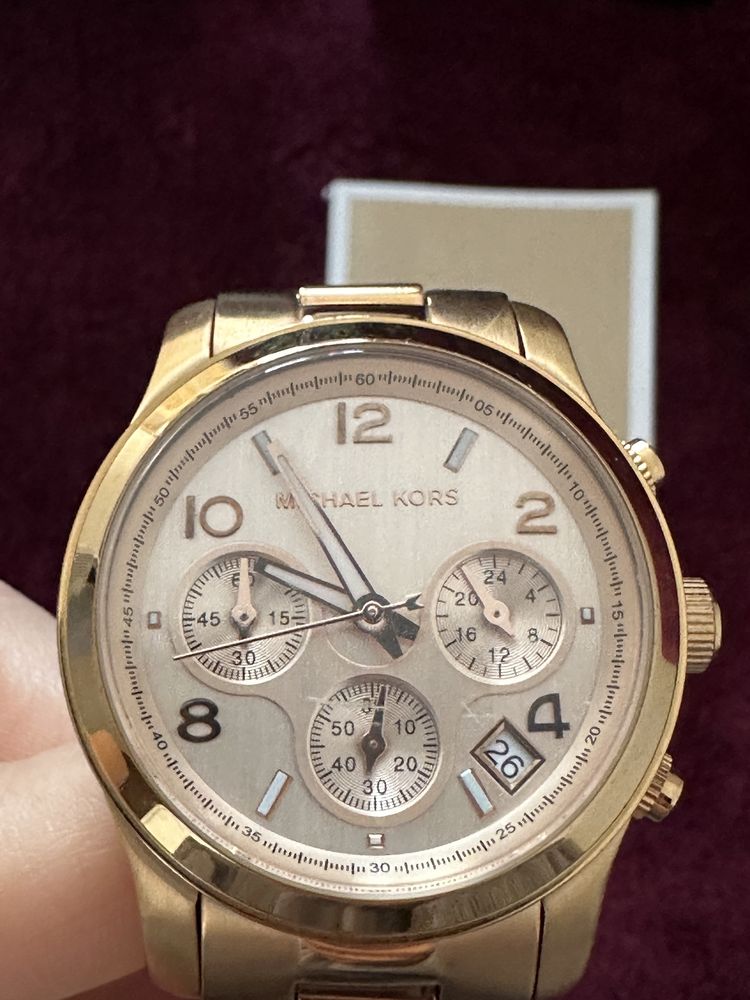 Дамски златен часовник Michael Kors с кутия