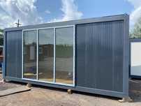 Vând container cu vitrina