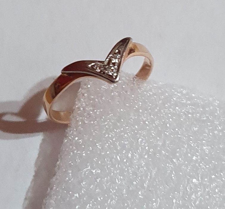 Бриллиантик    золотой.