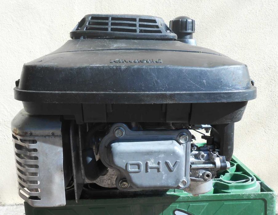 Kawasaki motor benzina 6 hp ax vertical