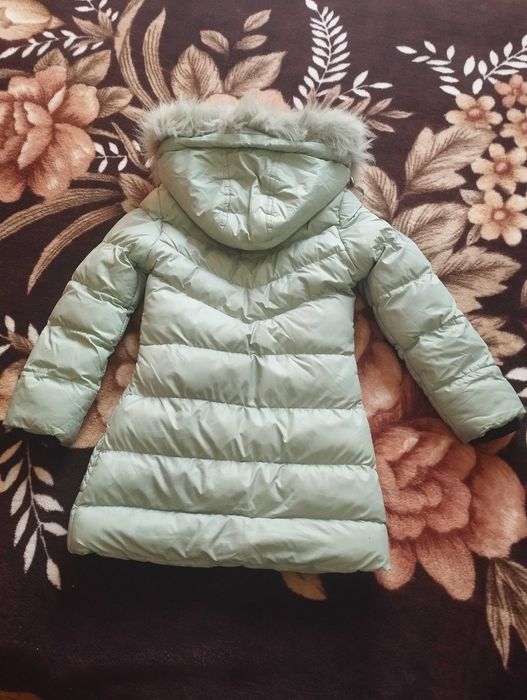 Куртка б/у  зимняя для девочек