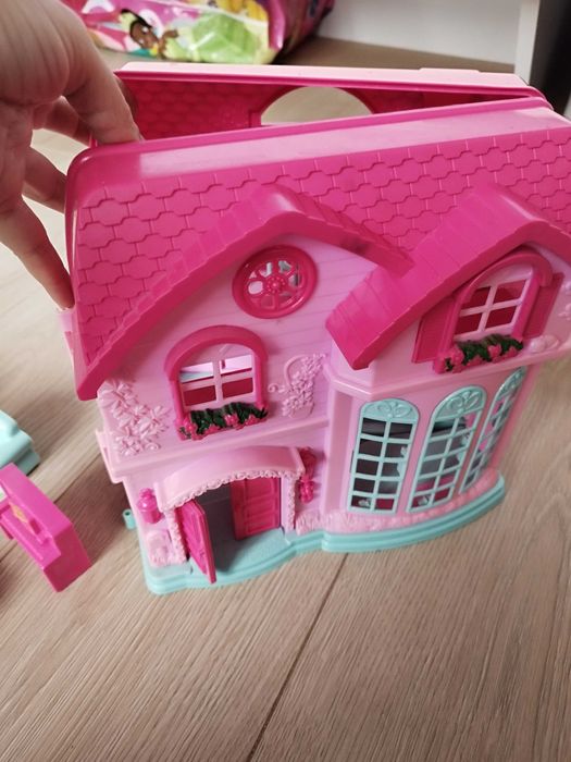 Къща за кукли с мебели