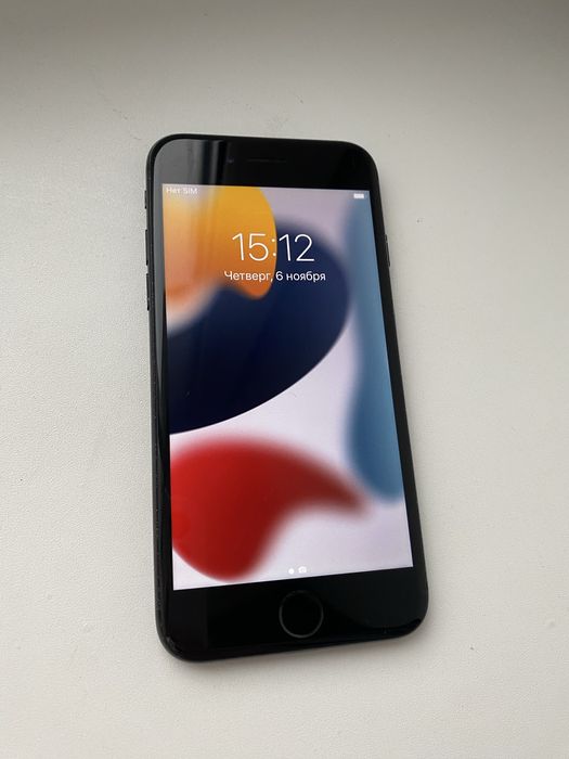 Продам iPhone 7.