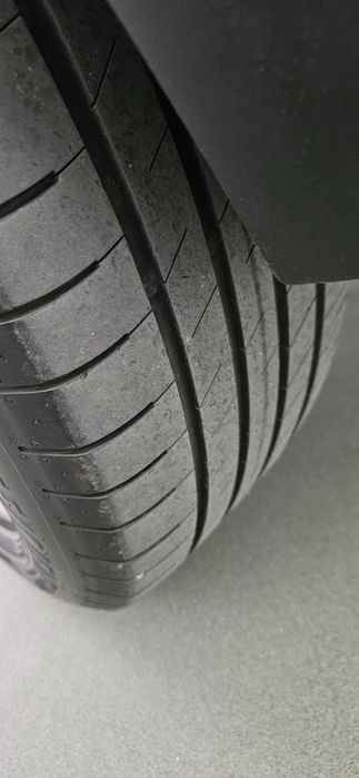 Jante 7J 18 CH 5 35 cu
Anvelope Good Year Eficient Grip Performance