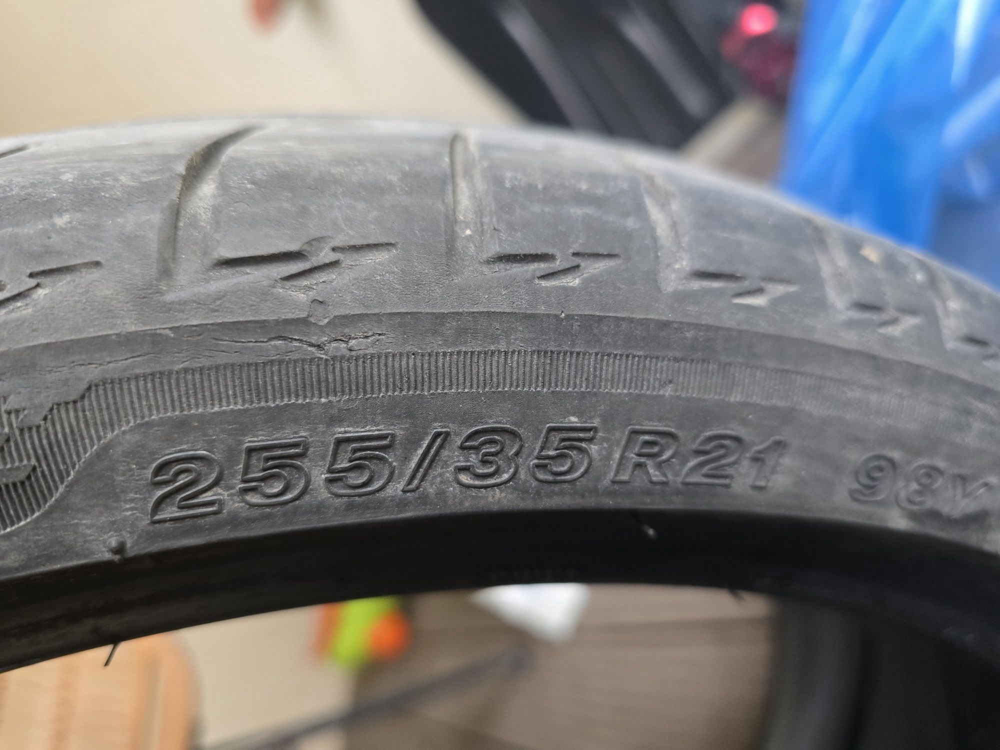 Bridgestone touranza 255/35/21
