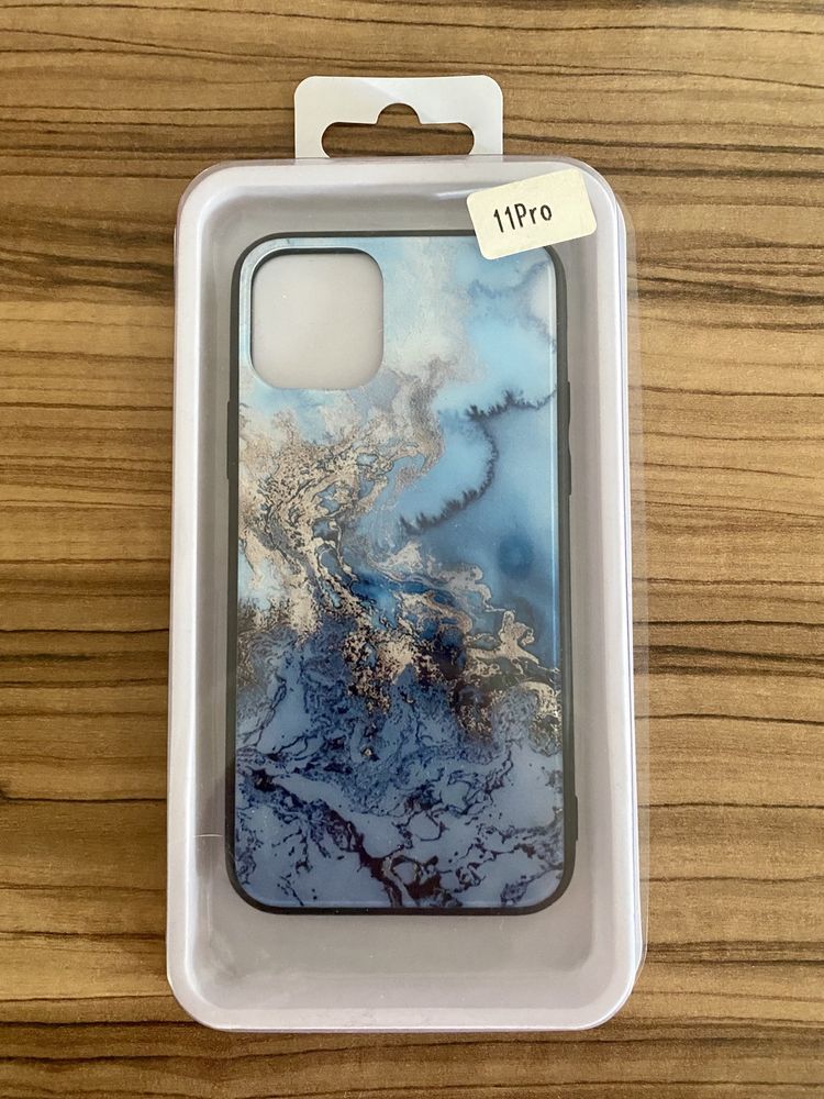 Продам чехол на iphone 11 pro