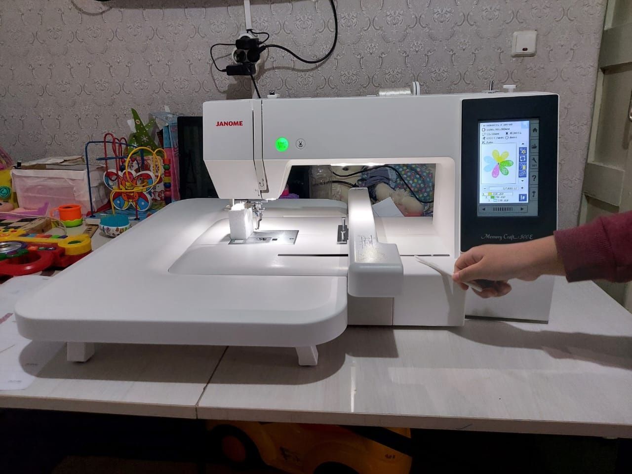 Вышивальная машина Janome memory Craft 500e