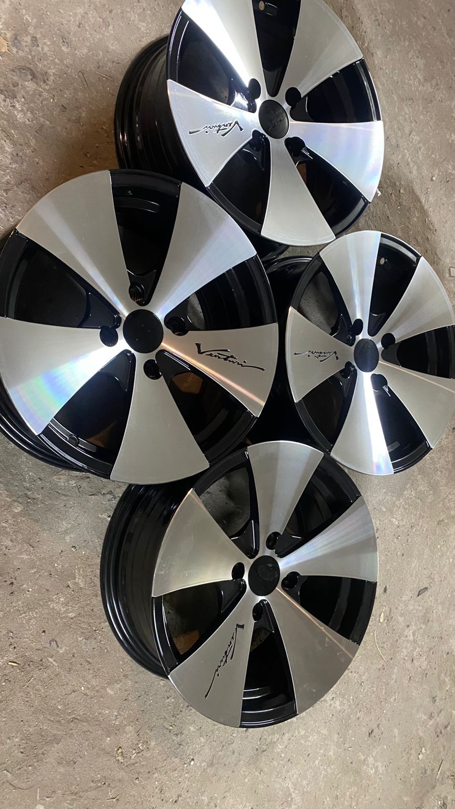 R15 PCD 4*108 Комплект новых легкосплавных дисков