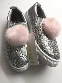 pantofiori fetita argintii cu canafi , marime 31, firma Capelli , USA